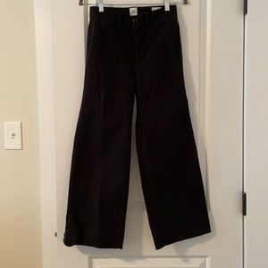 Gap high rise wide-leg crop pants. Size 0. Black.